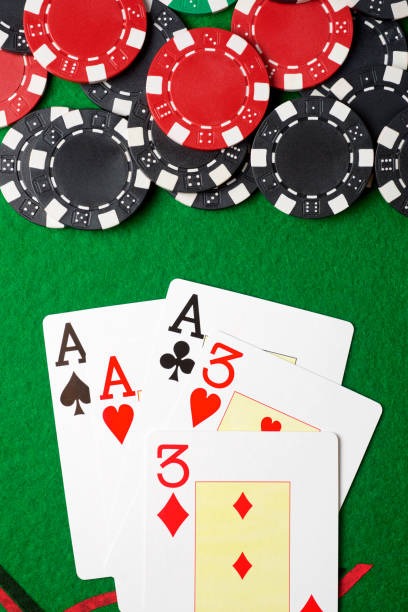 LinkAja deposit screen on a mobile phone next to a live blackjack table